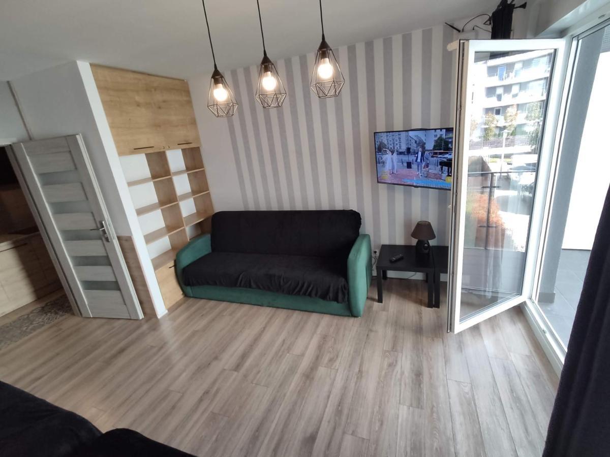 1120 Smialego 41 - Tanie Pokoje W Apartamencie - Samodzielne Zameldowanie - Self Check In Poznań Eksteriør bilde
