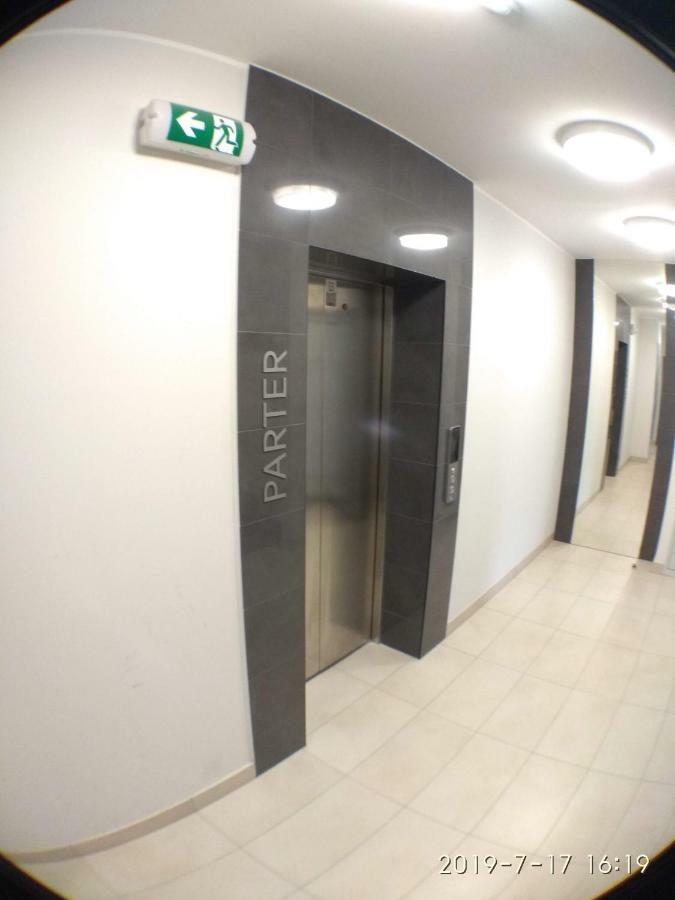 1120 Smialego 41 - Tanie Pokoje W Apartamencie - Samodzielne Zameldowanie - Self Check In Poznań Eksteriør bilde