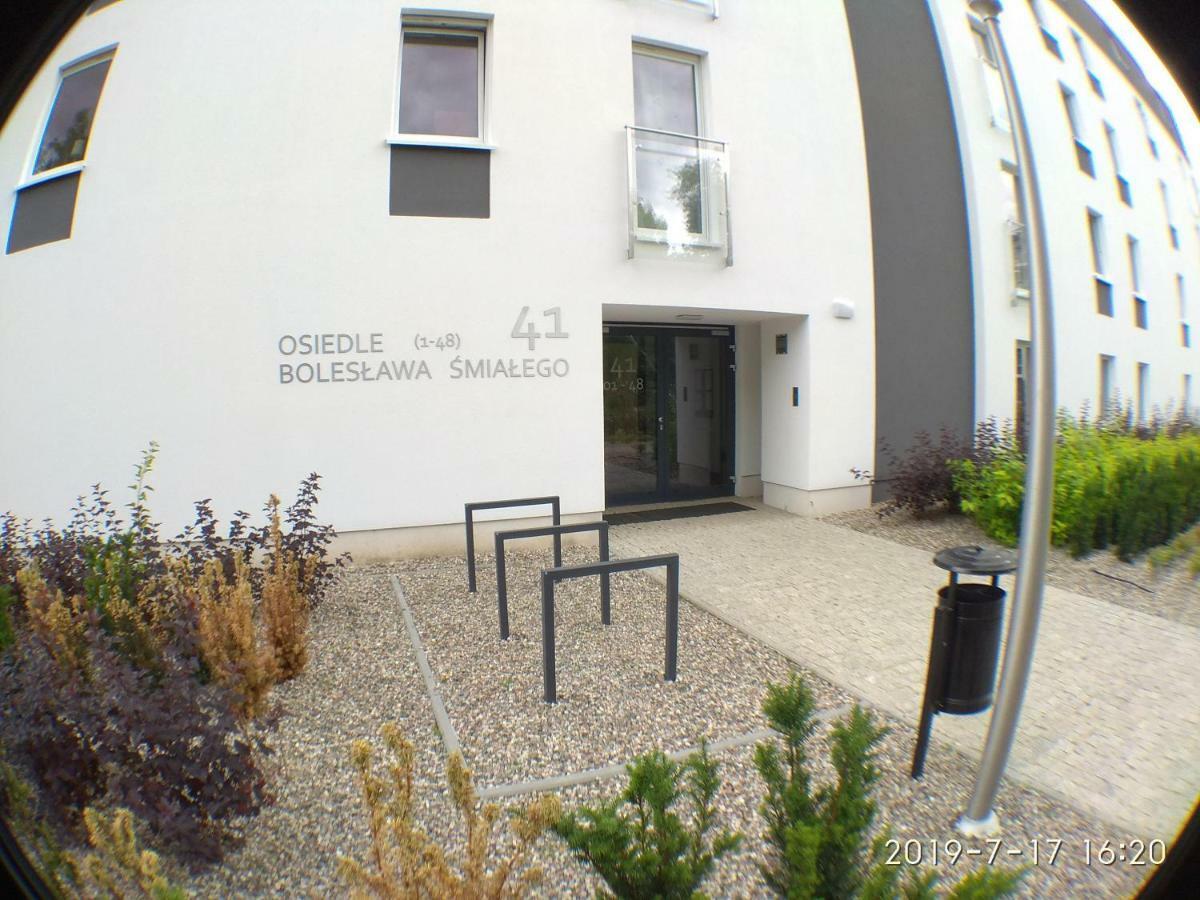1120 Smialego 41 - Tanie Pokoje W Apartamencie - Samodzielne Zameldowanie - Self Check In Poznań Eksteriør bilde